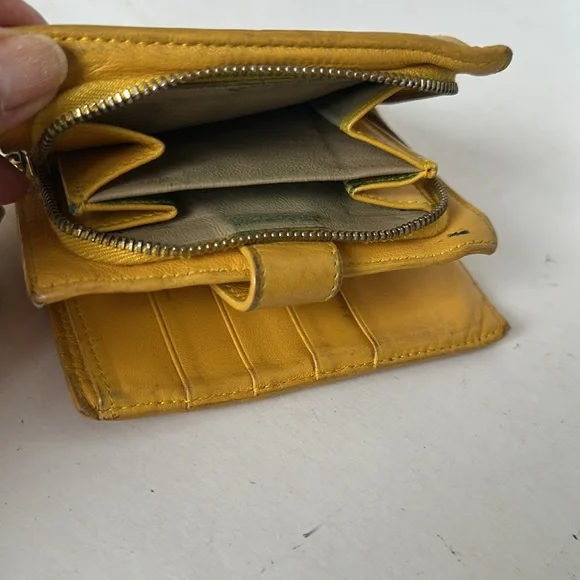 Bottega Veneta Yellow Woven Wallet Leather with Geometric Design - Picture 5 of 7